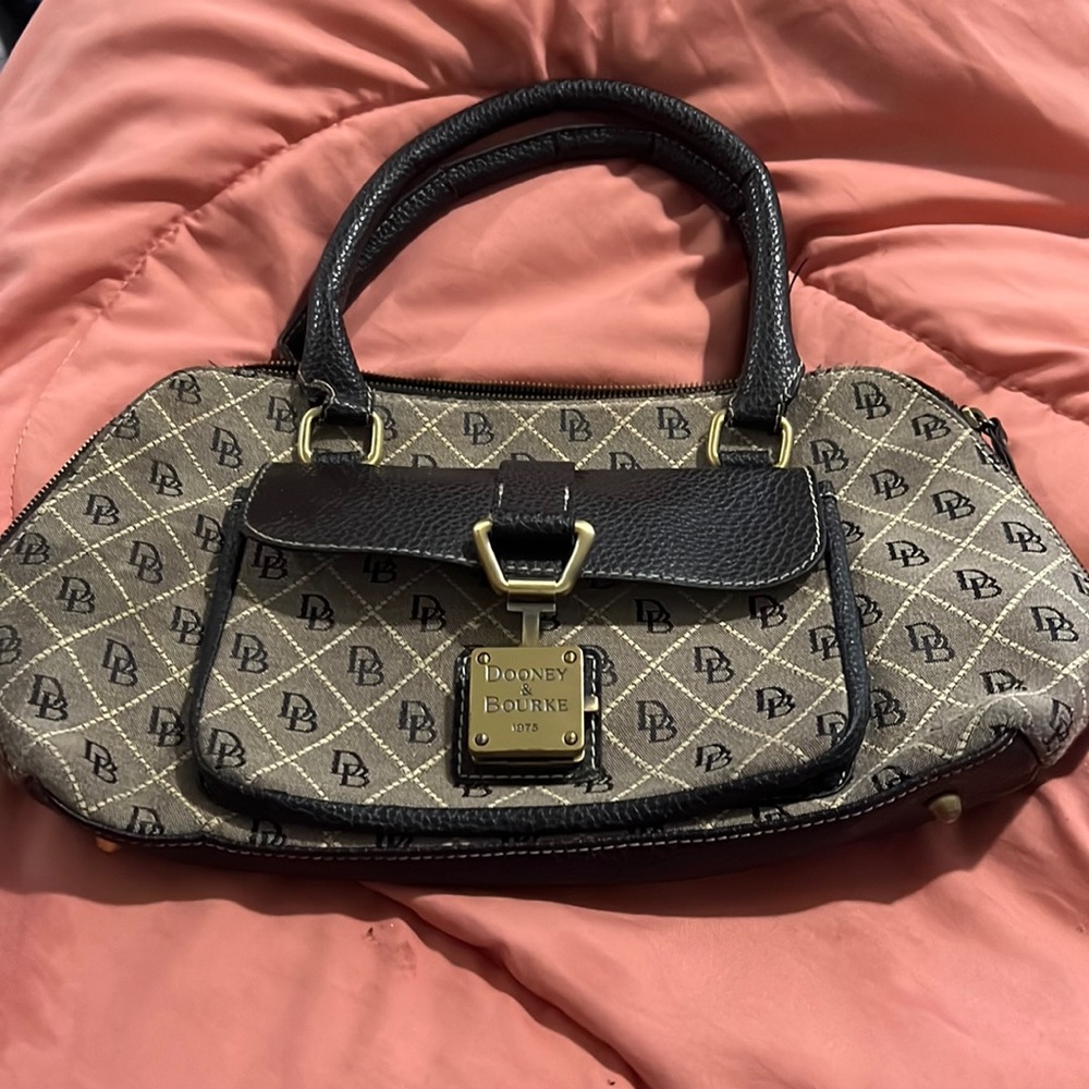 Vintage Dooney & Bourke must have purse